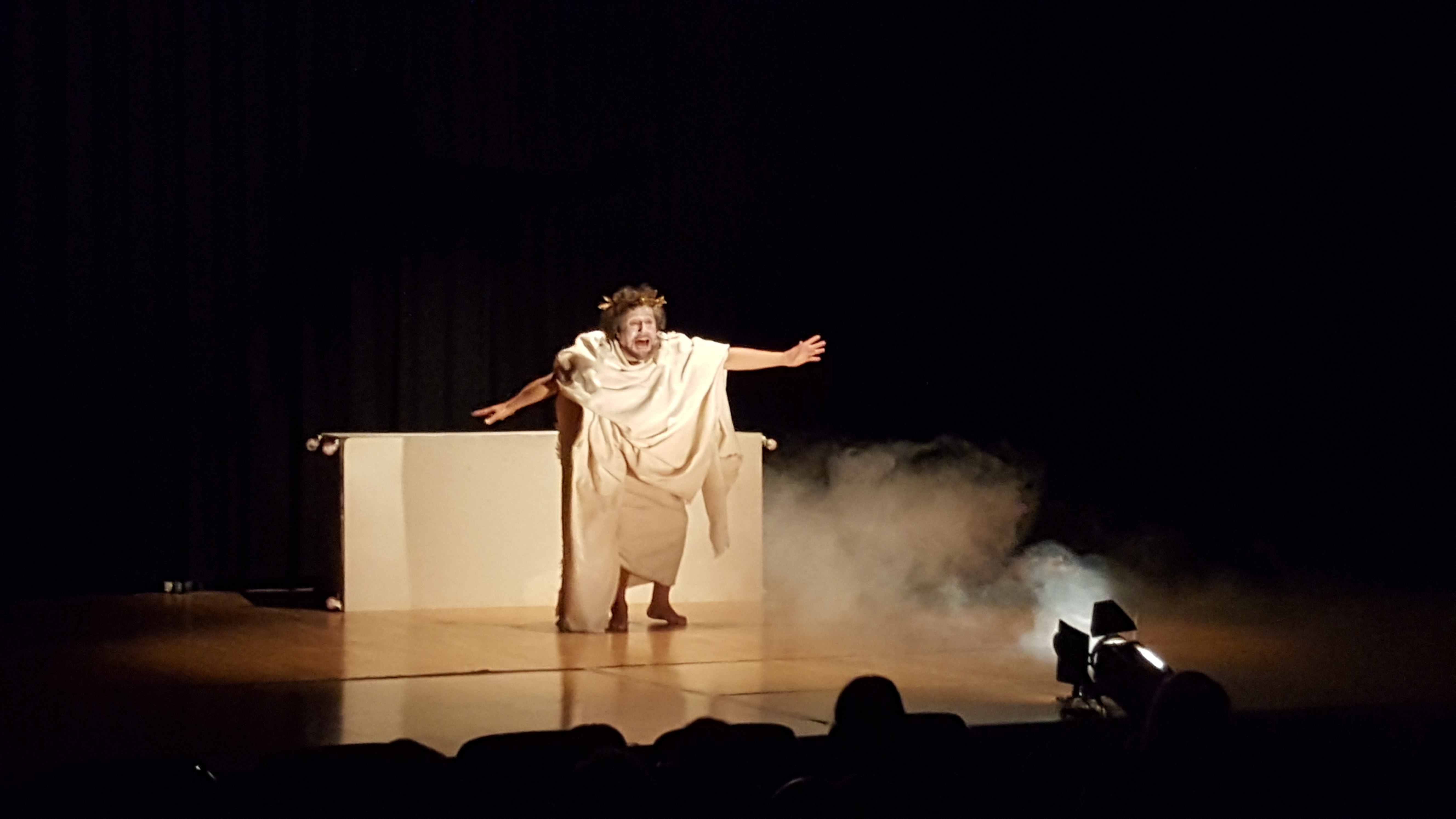 La obra de teatro “ELECTRA” por el grupo del Aula de Teatro de la